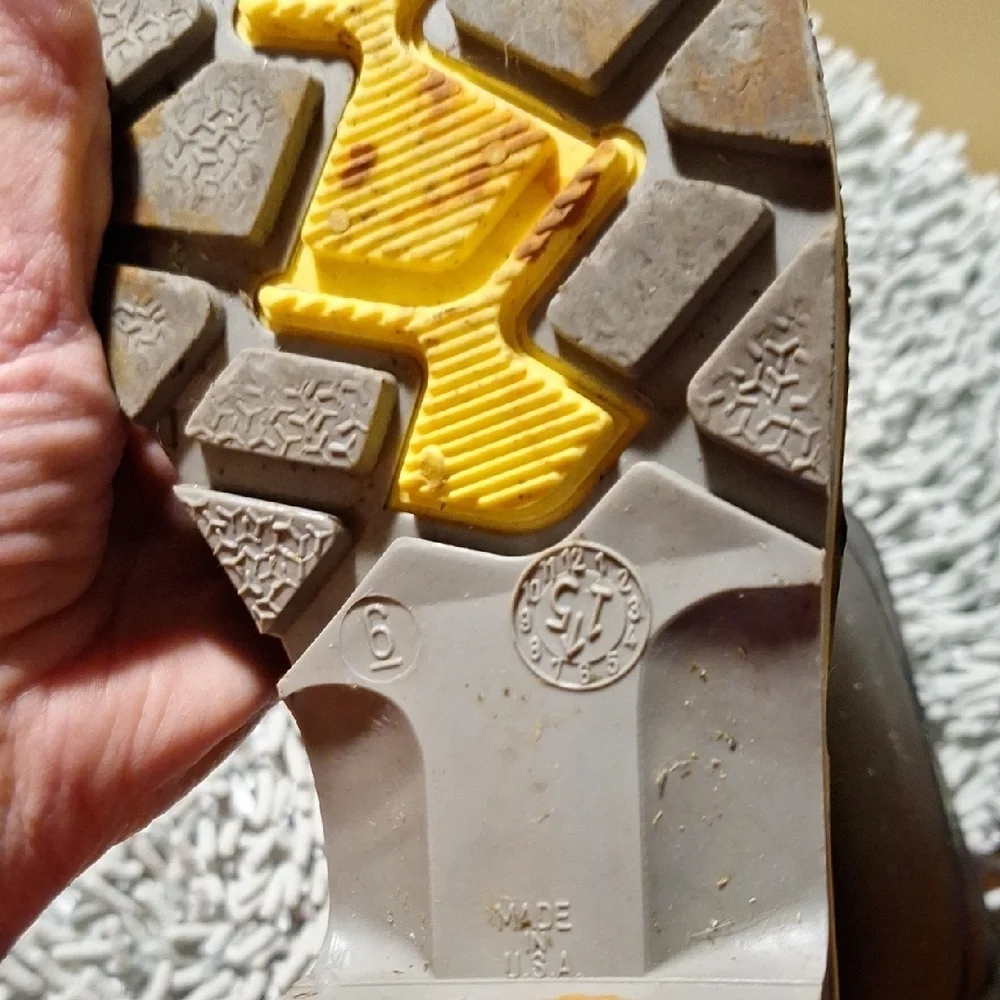 Black and Yellow Men's Rubber Boots